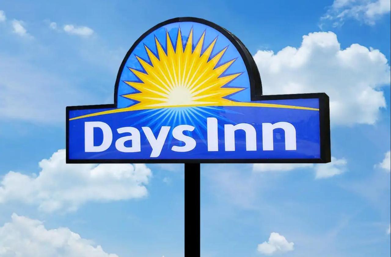 Oceanside Inn & Suites, A Days Inn By Wyndham Fort Bragg Esterno foto