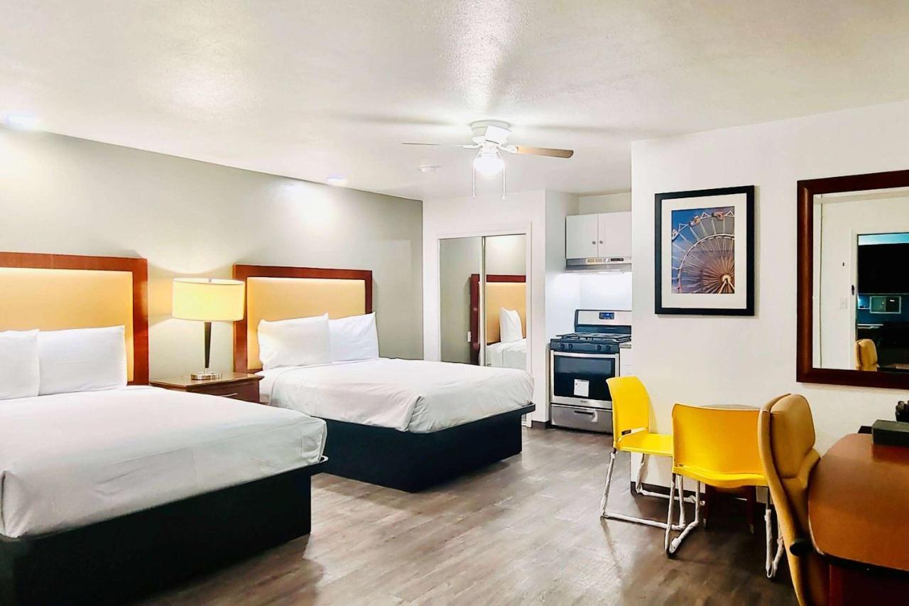 Oceanside Inn & Suites, A Days Inn By Wyndham Fort Bragg Esterno foto