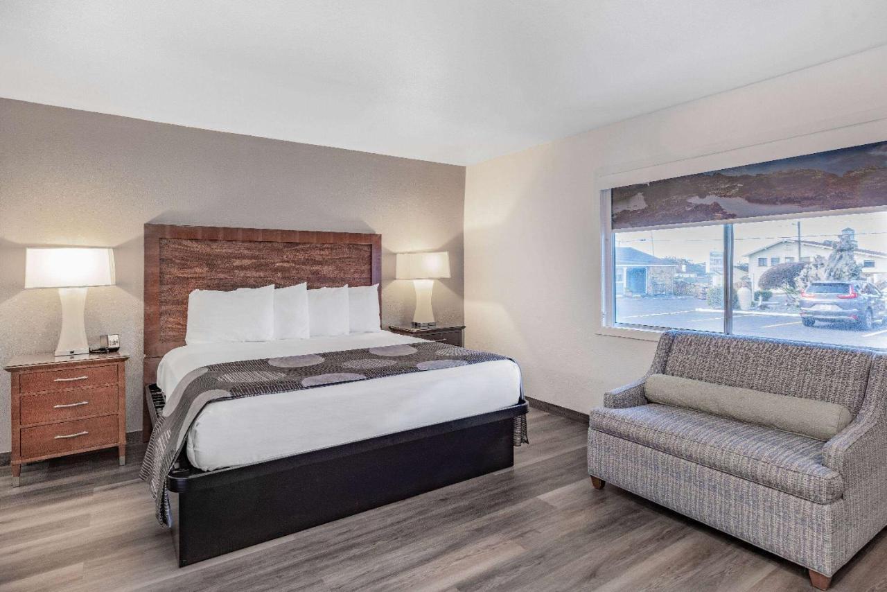 Oceanside Inn & Suites, A Days Inn By Wyndham Fort Bragg Esterno foto