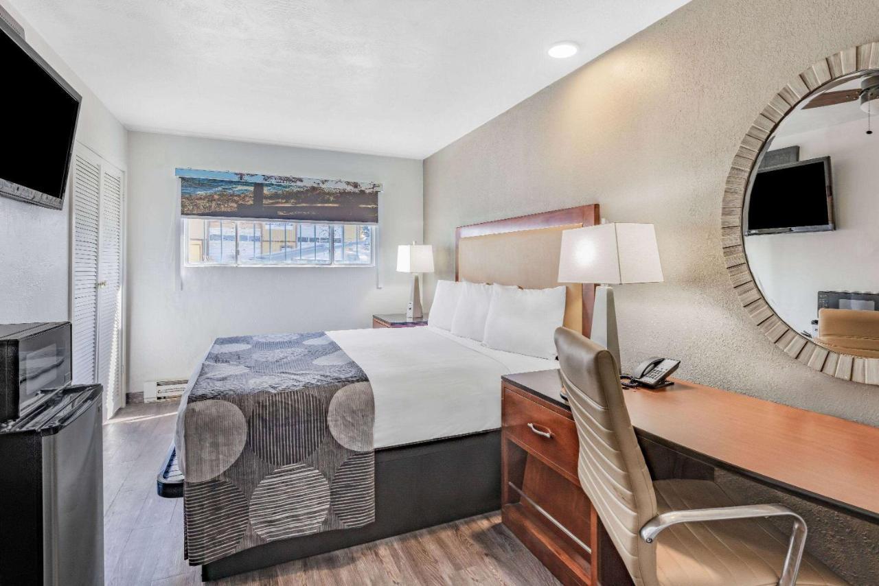 Oceanside Inn & Suites, A Days Inn By Wyndham Fort Bragg Esterno foto